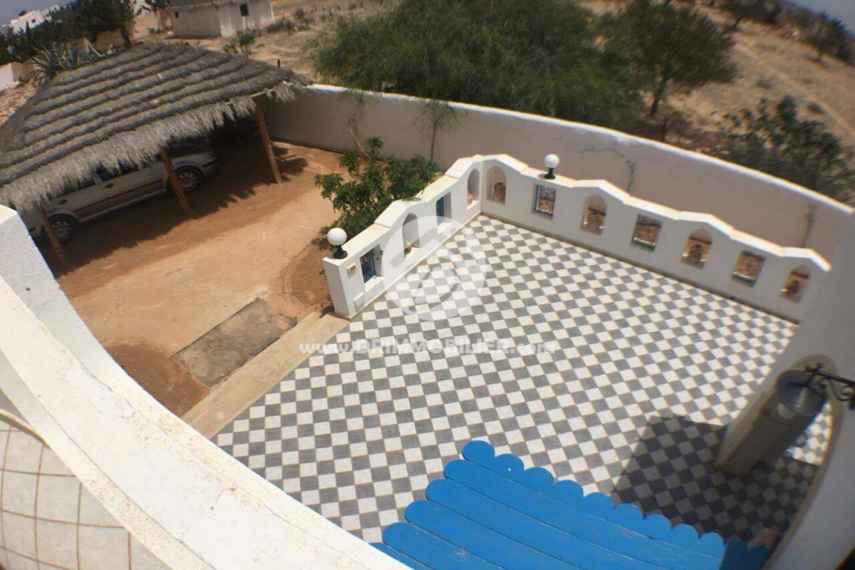 V 105 -   Villa avec piscine Djerba